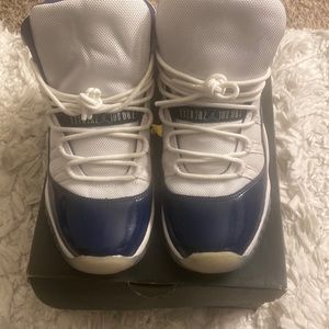 Air Jordan 11 Retro BG, white and university blue